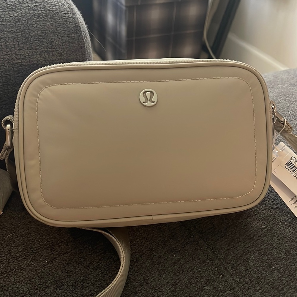 Lululemon crossbody camera bag